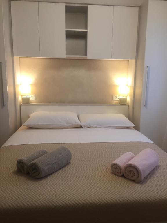 Apartments & Rooms Marina 드라말리 외부 사진